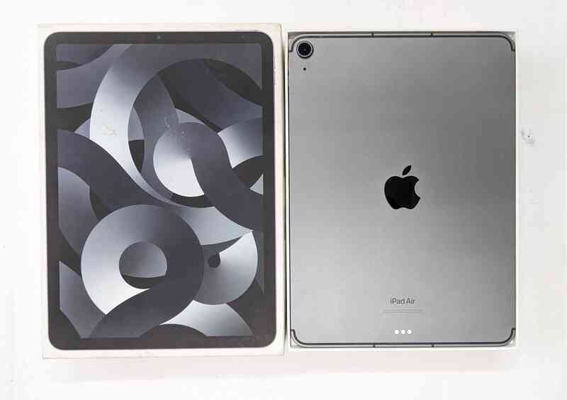 iPad Air 第5世代 SpaceGray M1 64GB +おまけ Apple iPad Air 5 M1 (2022) 10.9